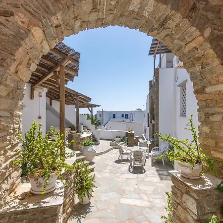 Seirines 아기오스 이오니스